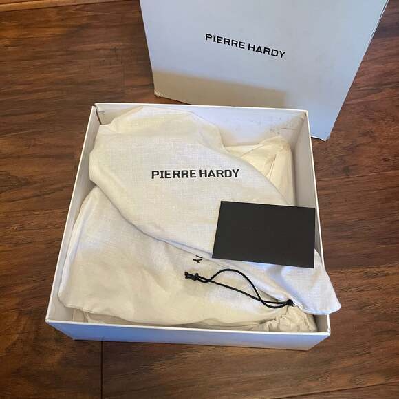 Pierre Hardy Suede Tan Chelsea Boots IN BOX Women’s Sz 10 Kitten Heel Classic - Picture 3 of 10